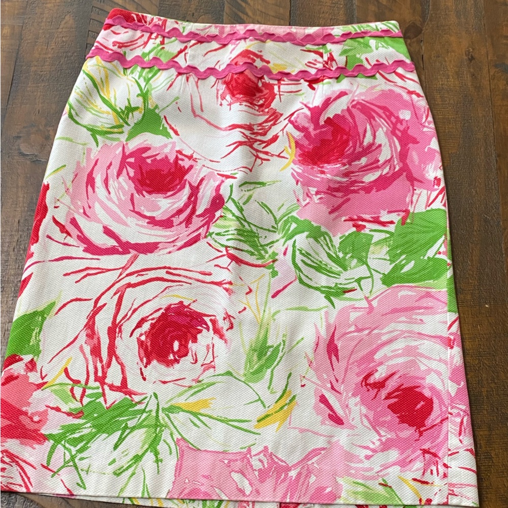 City Silk Stretch Womens Floral Pink and Green Skirt Sz 4 Zip Back